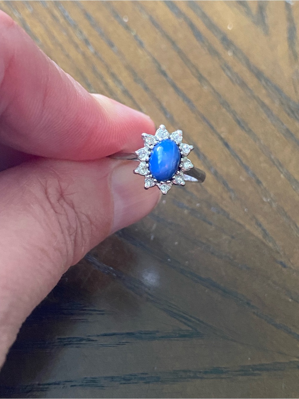 Vtg 10K White Gold Blue Star Sapphire & 10 Diamonds Halo Ring Size 6
